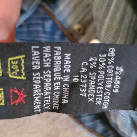 Gasoline Jeans- Capris (Quarter Length) - Picture 3 of 5